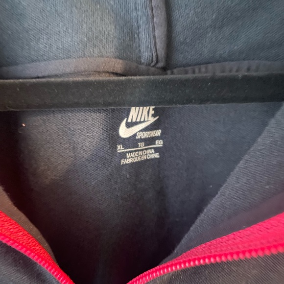 Nike Sportswear Zip Up Jacket with Colorful Piping - Picture 2 of 3